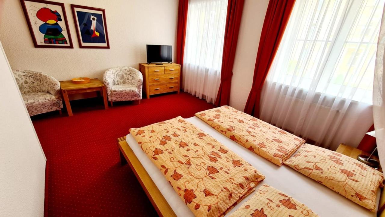 Penzion Valkoun-Lilienfeld Karlovy Vary Luaran gambar